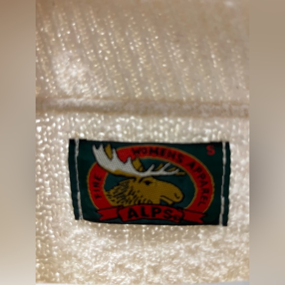 Alps Fine Women’s Apparel Vintage Sweater
Size Small - Picture 4 of 4